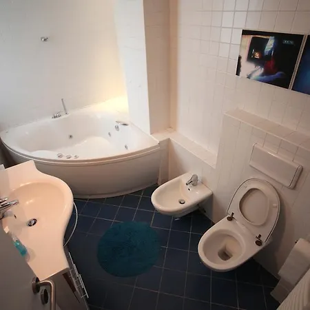 Downtown 60's Penthouse Apartamento Saraievo